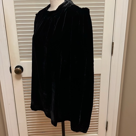 Boden Mutton Sleeve Velvet Top in Black, Size 20-22 - Picture 7 of 14